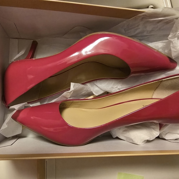 Michael Kors Women's Pink Pumps Size 6.5 And 6 - Picture 6 of 8